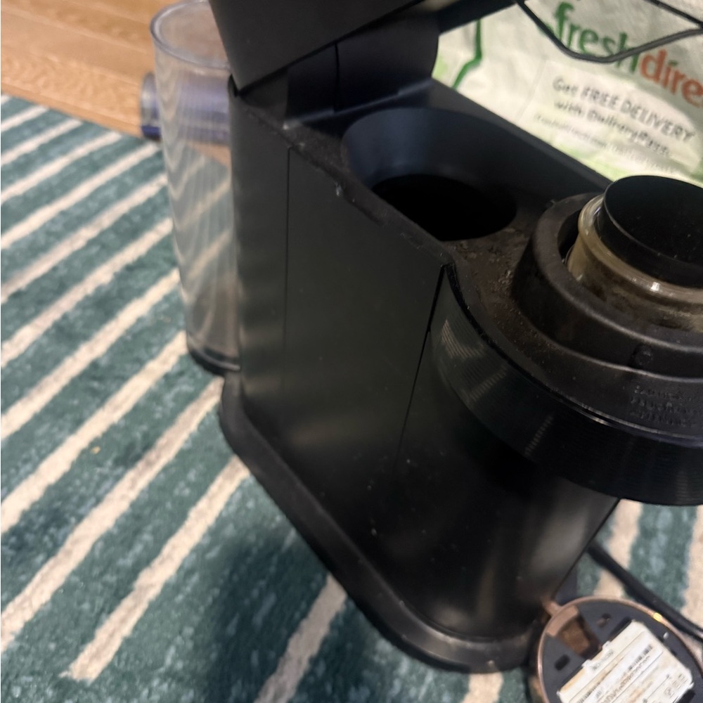 Nespresso Verturo Rose Gold and Black Coffee Maker - Picture 8 of 11